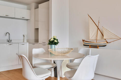 1372175-8-68fa001...