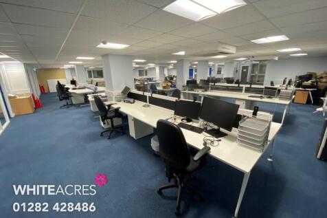 Office to rent Image 3