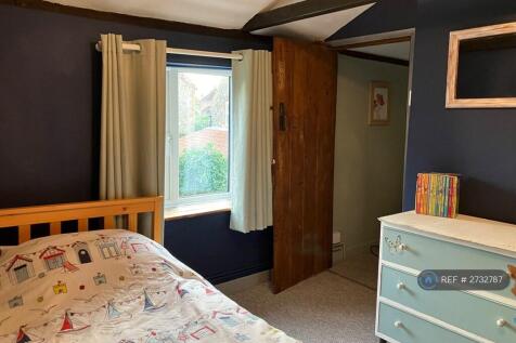 Single Bedroom/Dressing Room