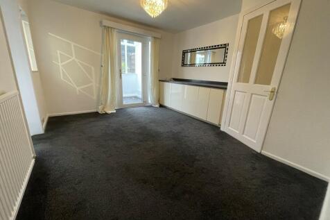 Maple Close, Stockport photo 3