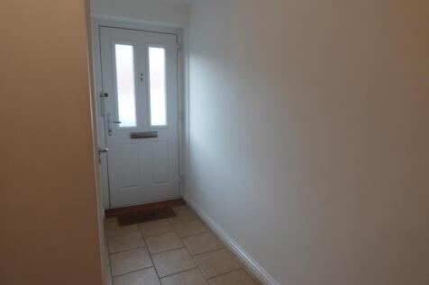 Beeston Court, Laindon, SS15 photo 3