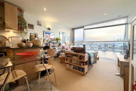 Living Area.jpg