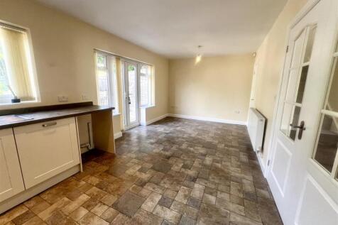 Lytton Avenue, Wolverhampton photo 4