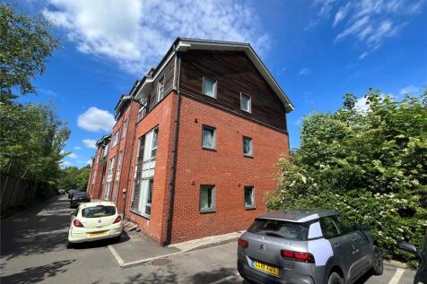 2 Bedroom Flat in M30 9GW