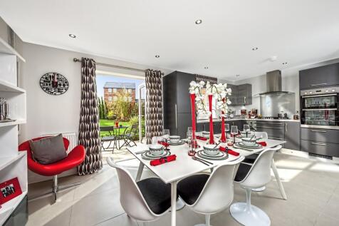 Spacious kitchen /dining area