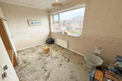 Newlands Bedroom 2.jpg