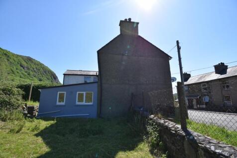 Side of Property.JPG