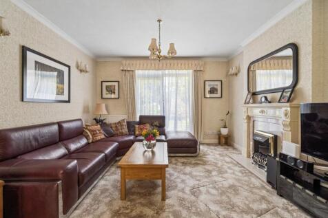 Harlyn Drive, Pinner photo 3
