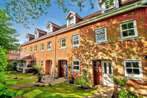 Aldershot, GU11 - property photo