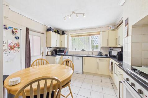 Kitchen: