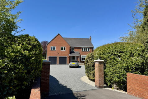 4 Bedroom House - detached for Sale