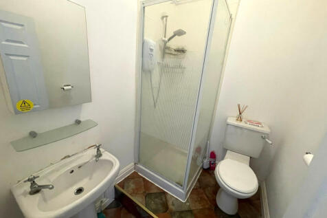 Flat 4, 3 Stanley Terrace