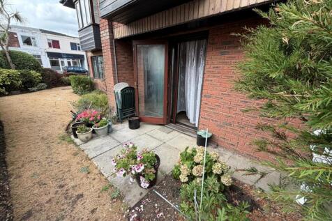 2 barton lodge patio.jpg