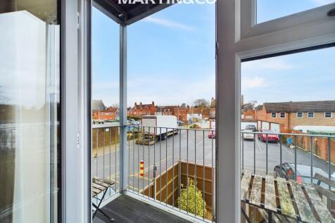 Wokingham, RG40 - property photo