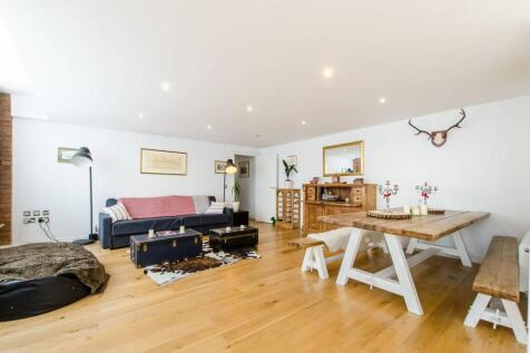 London, E1 - property photo