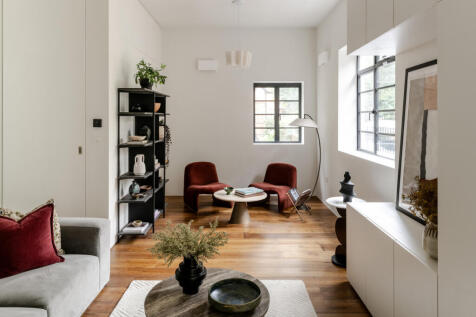 308076 - 20250902-TMH_NETHERHALL-GDNS-50_HI_RES...