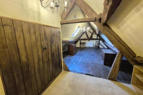 Attic storage cupboard.jpg