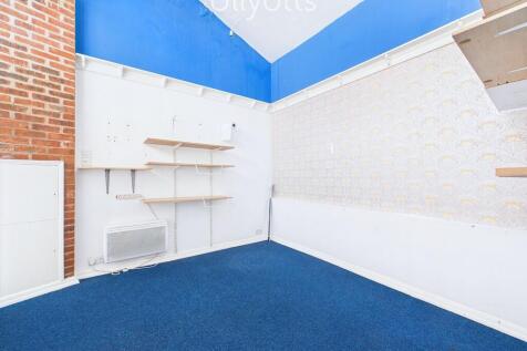 Retail Property (high street) to rent Image 3