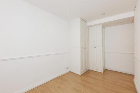 Park West Flat 15...