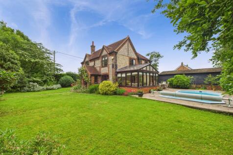 CAM02909G0-PR0428-STILL018