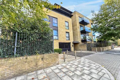 2 Bedroom Flat in SW15 6RJ