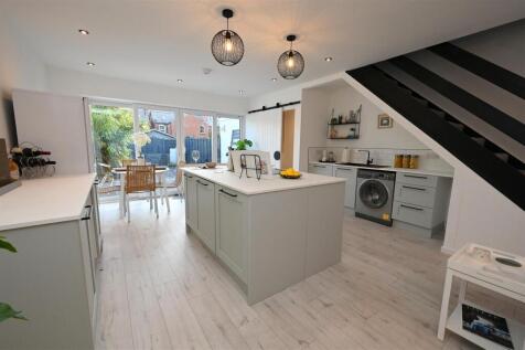 kitchen1.JPG