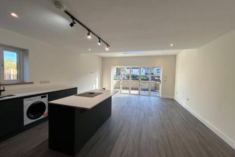 South Parade, Cleckheaton, West Yorkshire, BD19 photo 3