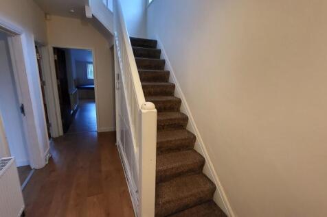 Lees Hall Crescent, Manchester photo 5