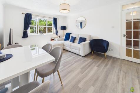 Presented by Clinton at EweMove Bexleyheath and Da