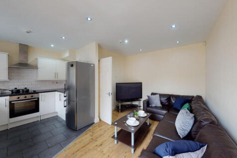 5-bed house on Wellington Road, Liverpool, £3,033/mo