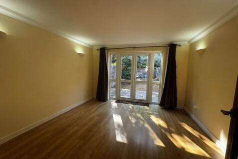 52 OVERCOMBE NEW PIC LOUNGE.jpg