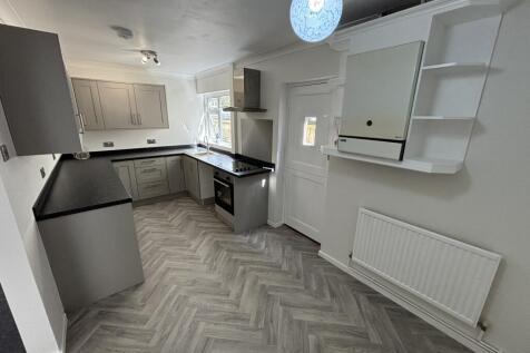 Clifton Road, Ashingdon, Essex photo 5