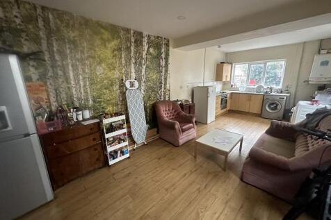 5 bedroom Terraced for sale