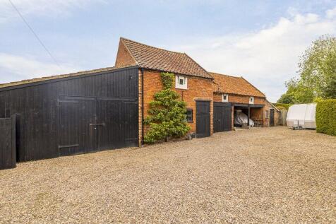 Outbuildings/Annexe