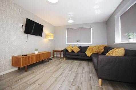 8-bed house on Flora Street, Cathays, £4,400/mo