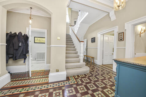 7 bed, 5 bath Detached in Birmingham - Photo 3