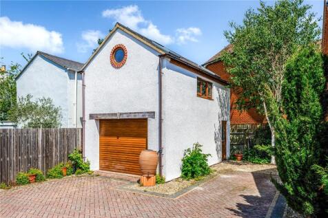 Garage With Studio