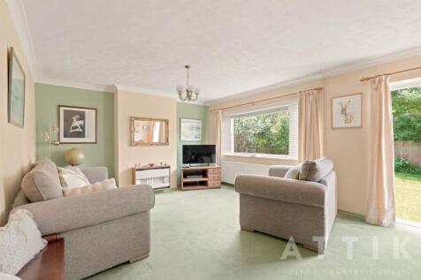Larwood_Way_024.jpg