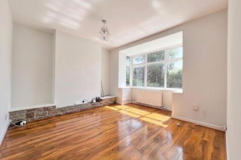 Burniston Drive, Huddersfield, HD3 photo 5