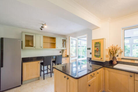 37 Lydiard Way -2...