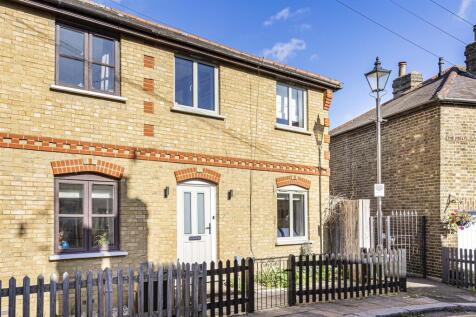 Hertford, SG14 - property photo