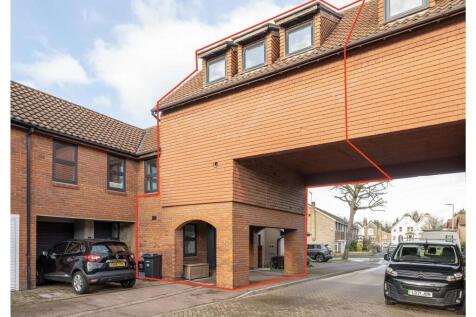 Avon Way, E18