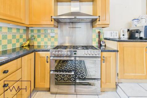 CAM03785G0-PR0217-ST