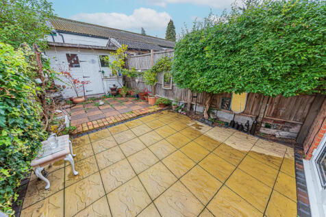 Rear Courtyard Garden