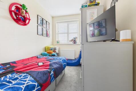 CAM03729G0-PR0193-STILL006 (1)