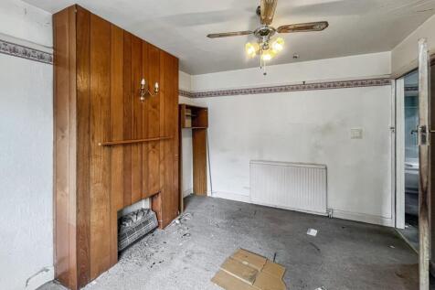 10 Kenmore Road, Kenley, Surrey, CR8 5NU