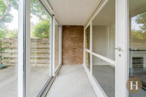 Hadleigh Estate Agents-29.jpg