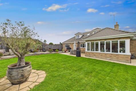 Garden- Mark Stephens EweMove Newmarket and Soham 