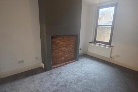 Primrose Crescent, Harrington, CA14 photo 4