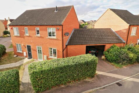 St Neots, PE19 - property photo